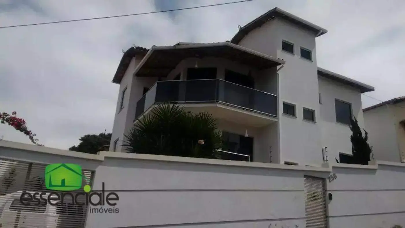 Casa 4 quartos no Santa Cruz Industrial Contagem