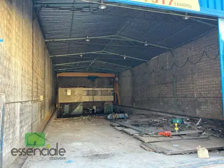 Galpão 360m² no Novo Riacho em Contagem/MG