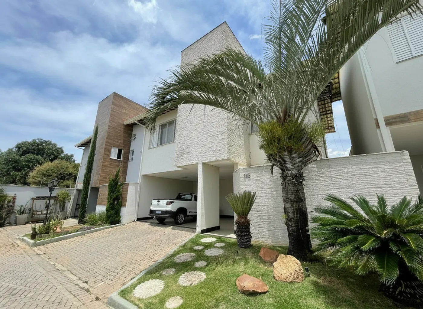 Casa 4 quartos no Central Parque Contagem